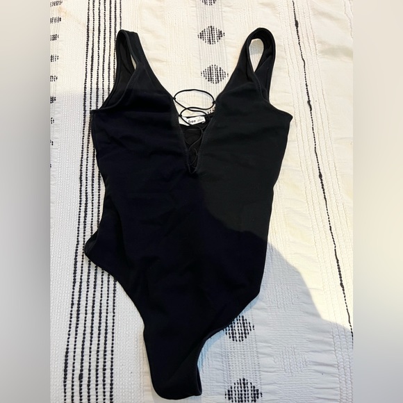 V neck bodysuit! - Picture 1 of 2